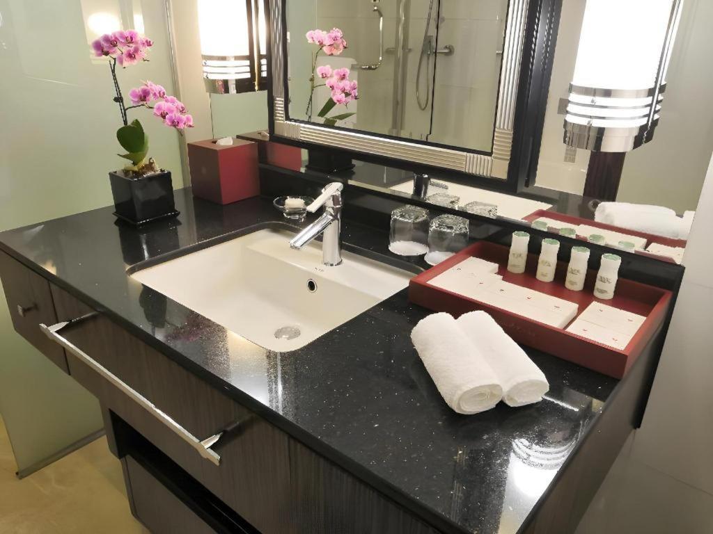 Grand Soluxe Zhongyou Hotel Shanghaj Zewnętrze zdjęcie